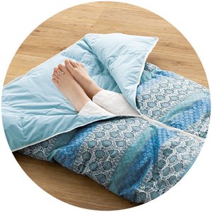 クッションにもなる羽毛寝袋（HO）｜くらしと生協