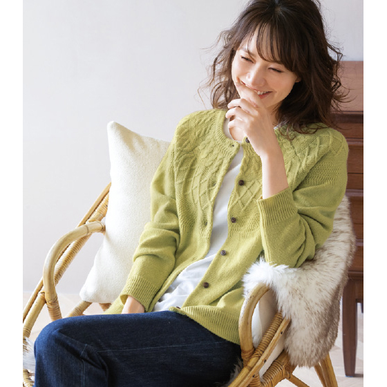 美品 Blumarine お花柄ニットカーディガン トップスセーター 黄色薔薇 美品 Blumarine お花柄ニットカーディガン トップスセーター 黄色薔薇