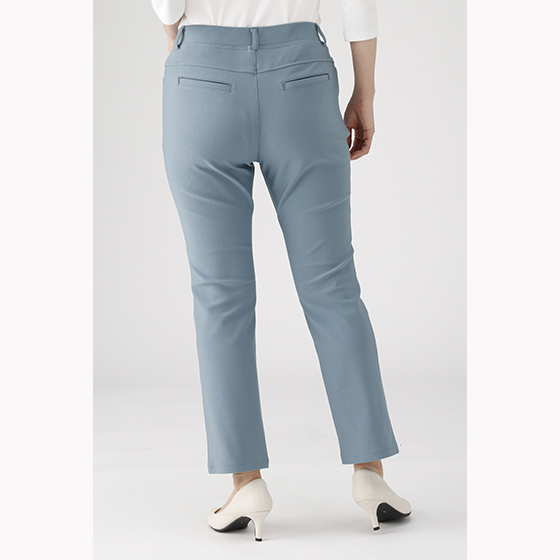 水色 スリムフィット パンツ 新品タグ付き ハイテンションストレートパンツ（はっ水加工）｜くらしと生協