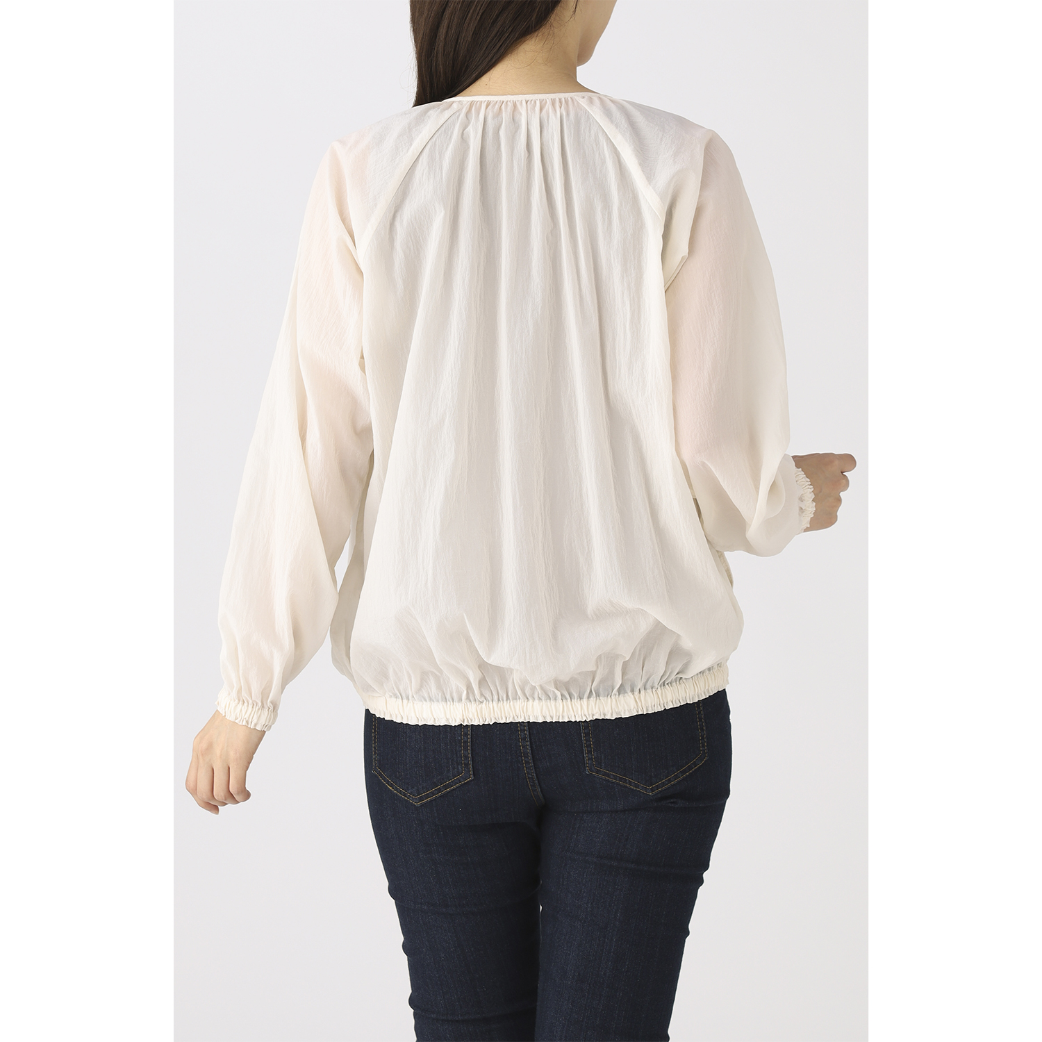 完売品　UVカット2wayシアーブルゾン　ホワイト 持ち運びしやすいUVカットシアーブルゾン5129｜くらしと生協